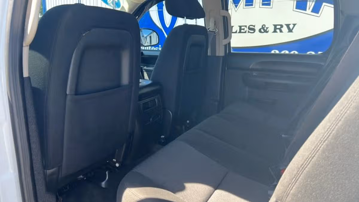 2011 Chevrolet Silverado 1500 LT Crew Cab Image 14