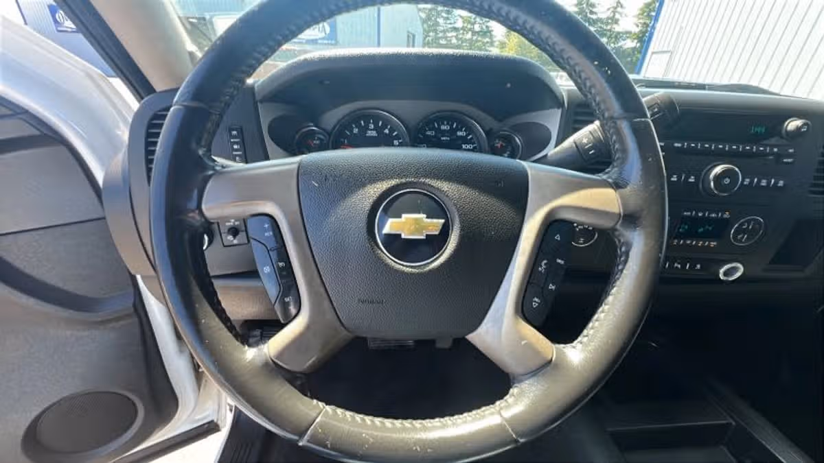 2011 Chevrolet Silverado 1500 LT Crew Cab Image 28