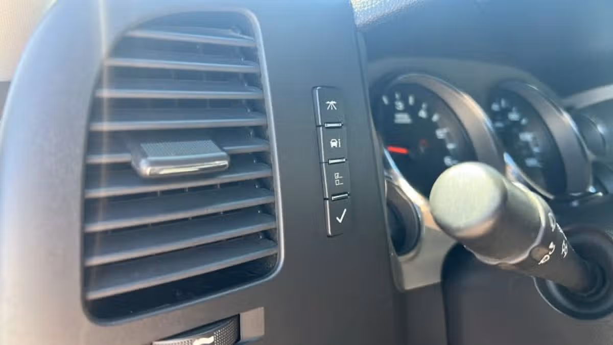 2011 Chevrolet Silverado 1500 LT Crew Cab Image 18