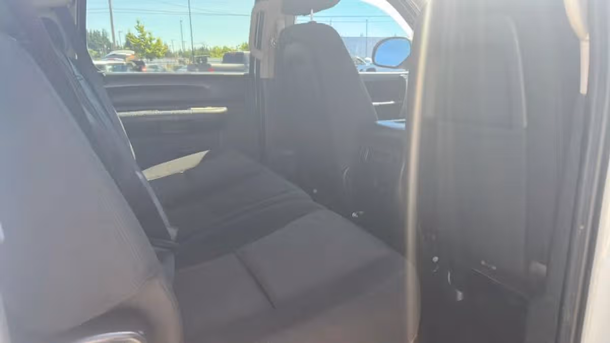 2011 Chevrolet Silverado 1500 LT Crew Cab Image 6