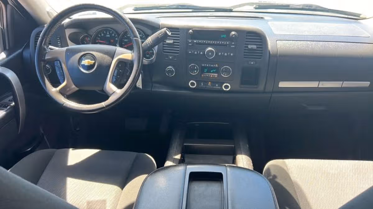 2011 Chevrolet Silverado 1500 LT Crew Cab Image 7