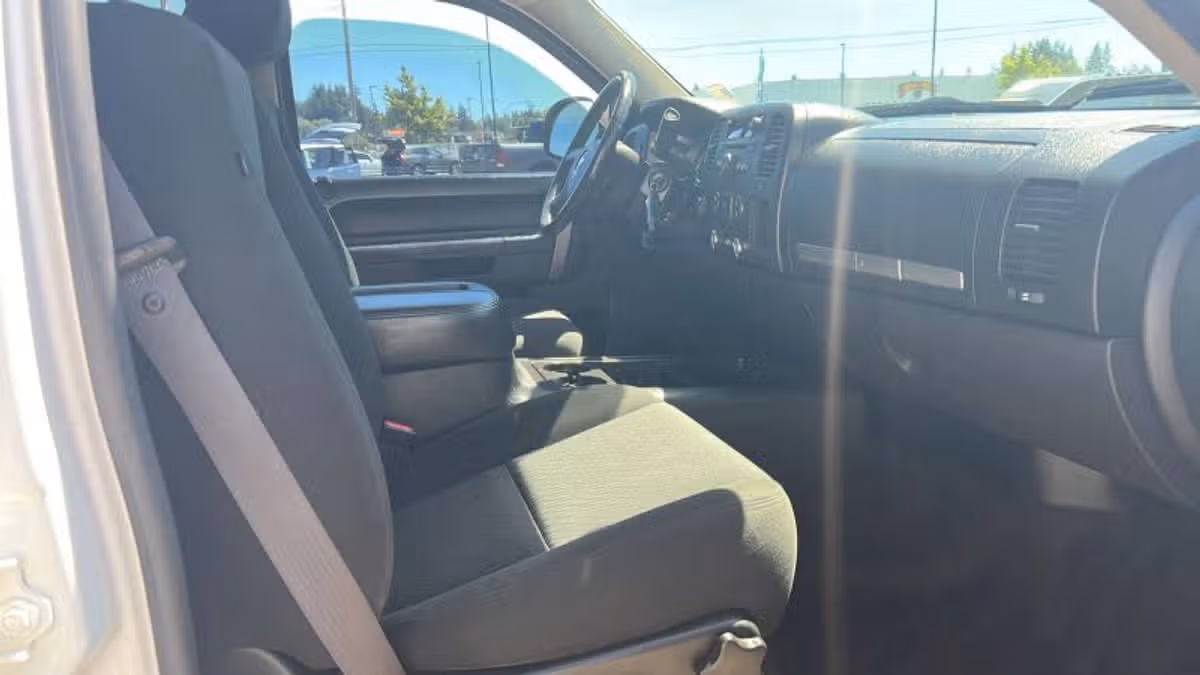 2011 Chevrolet Silverado 1500 LT Crew Cab Image 5