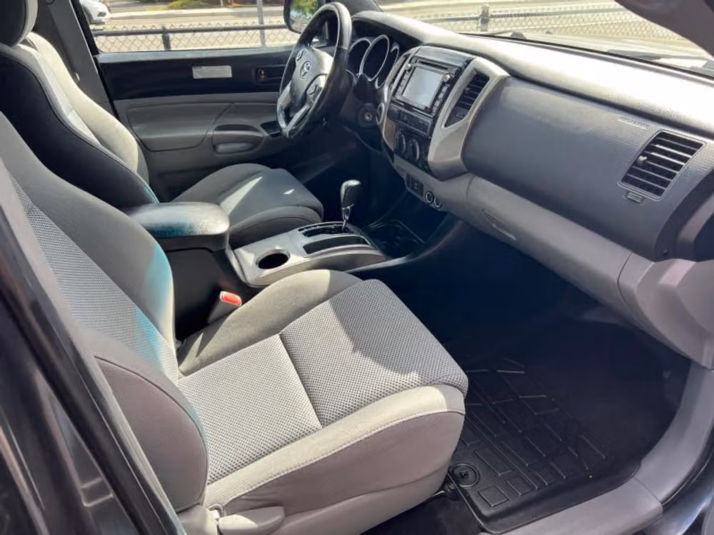 2014 Toyota Tacoma V6 Double Cab Image 8