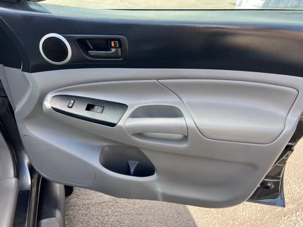 2014 Toyota Tacoma V6 Double Cab Image 9