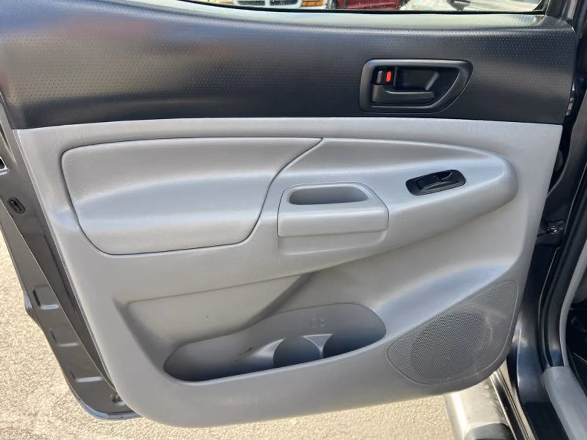 2014 Toyota Tacoma V6 Double Cab Image 19
