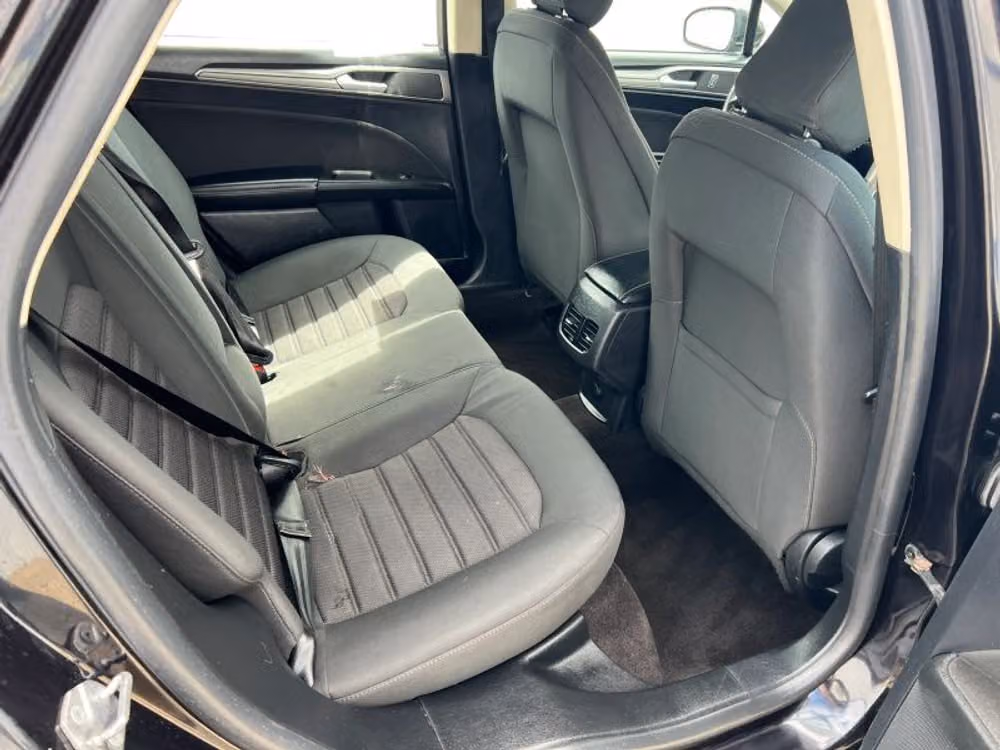 2020 Ford Fusion SE Image 11