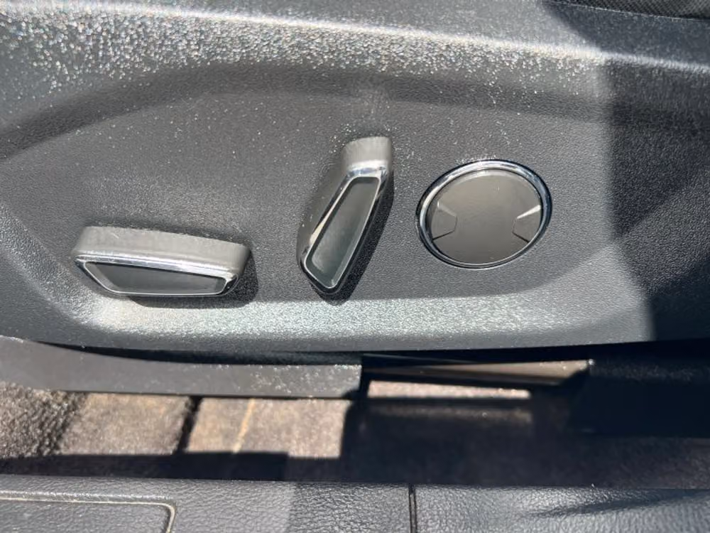 2020 Ford Fusion SE Image 23