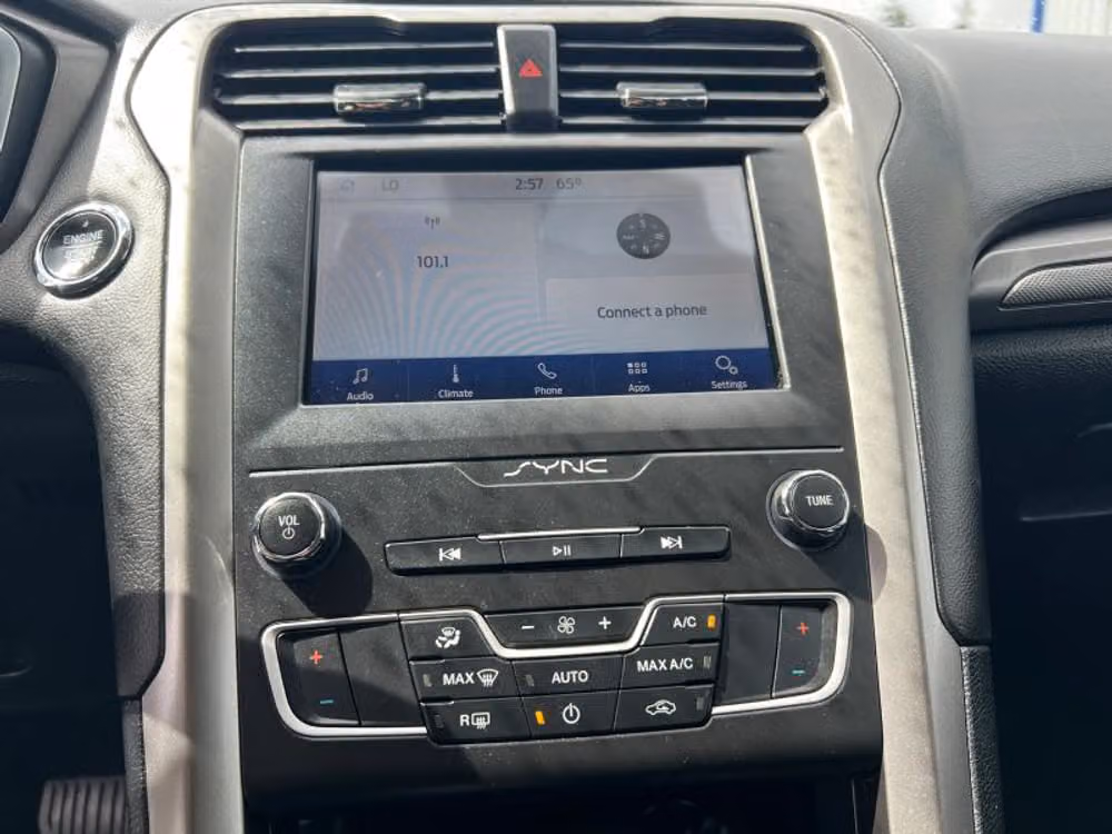 2020 Ford Fusion SE Image 32