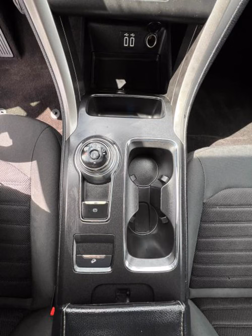2020 Ford Fusion SE Image 30