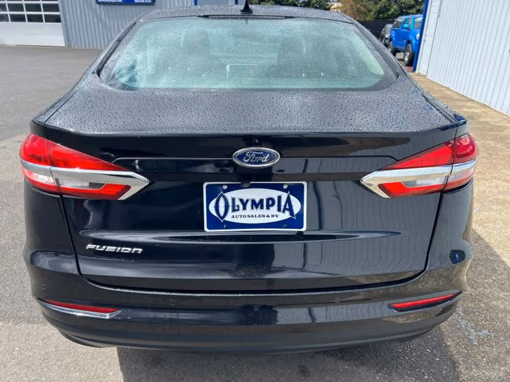 2020 Ford Fusion SE Image 15