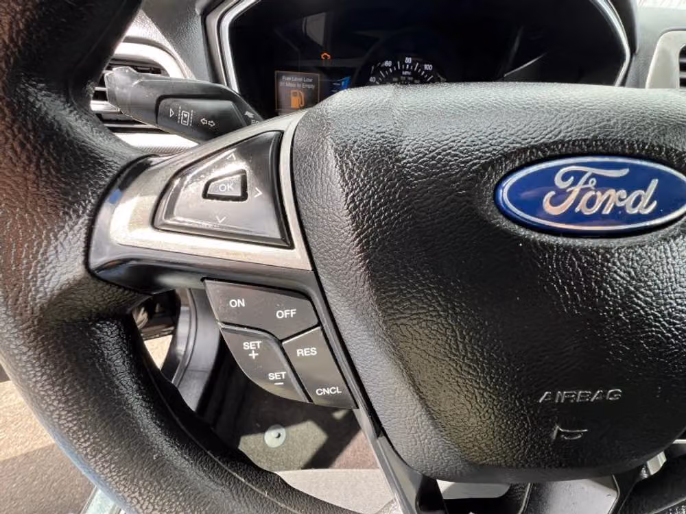 2020 Ford Fusion SE Image 27