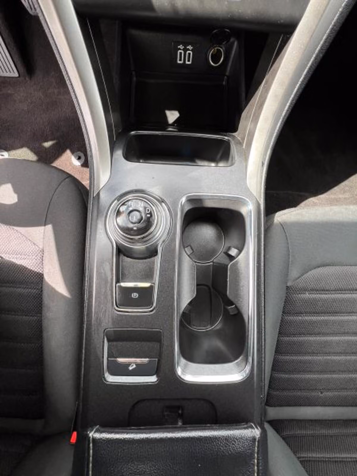 2020 Ford Fusion SE Image 29