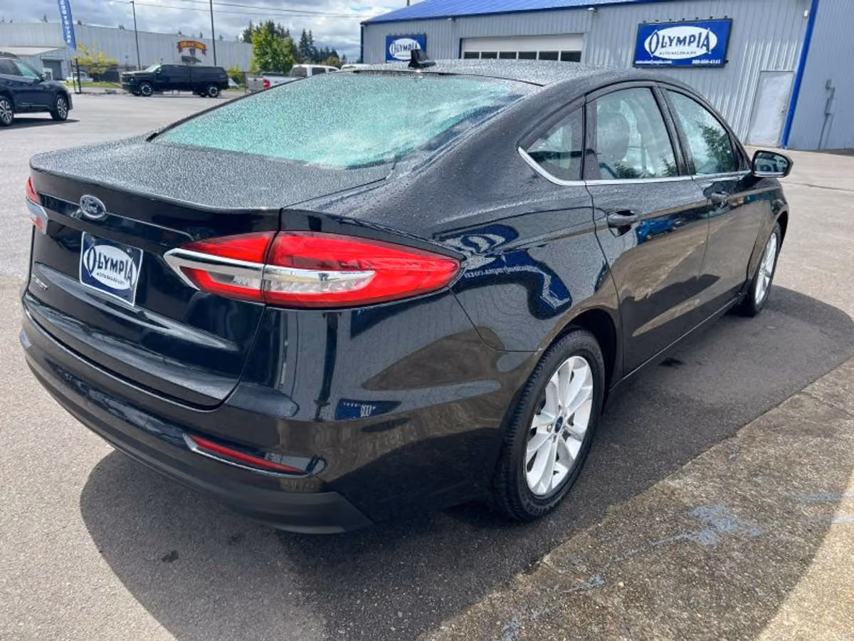 2020 Ford Fusion SE Image 14