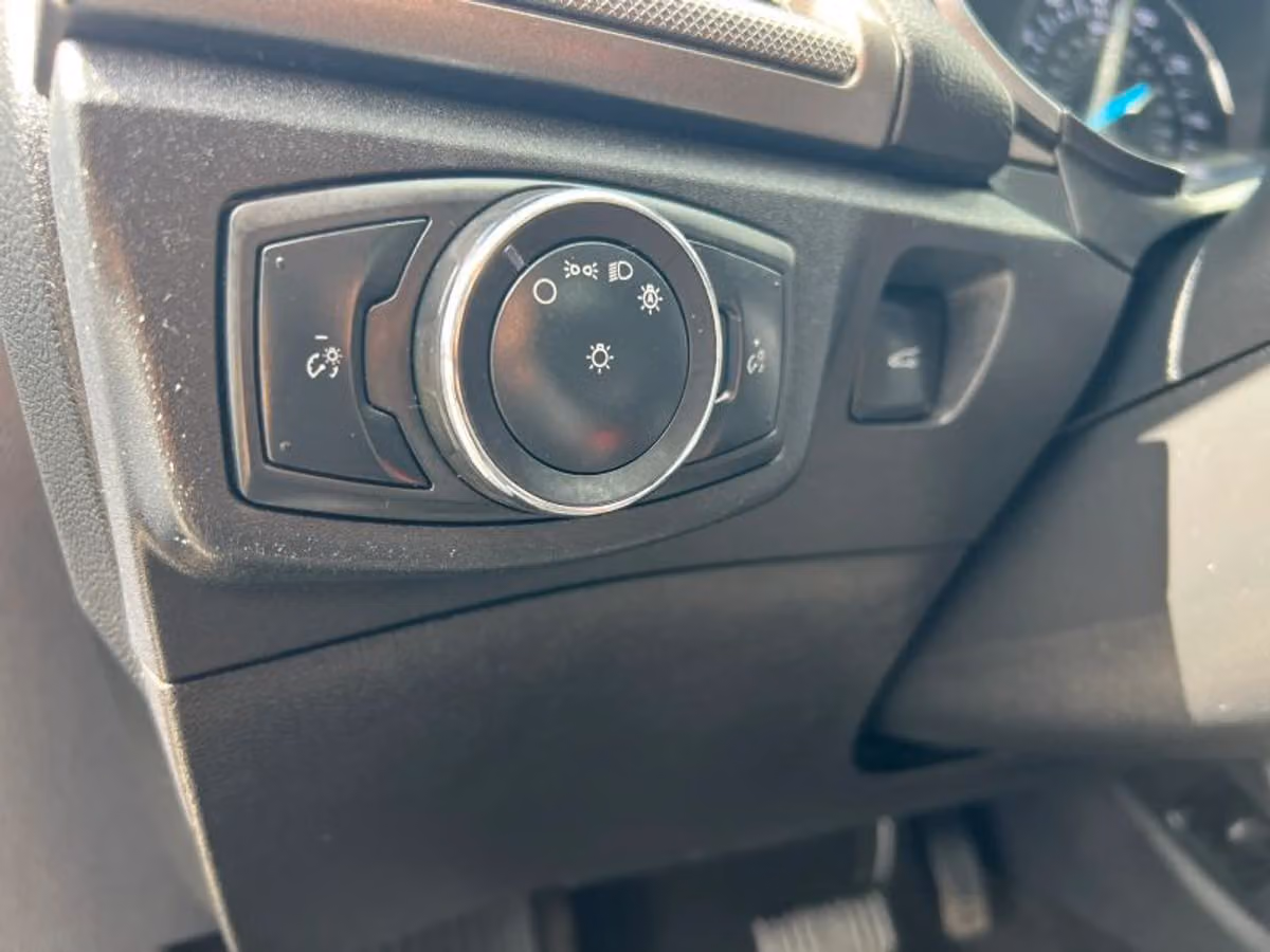 2020 Ford Fusion SE Image 25
