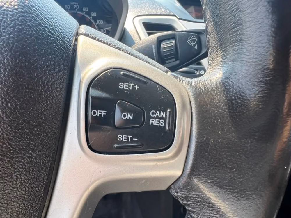 2013 Ford Fiesta SE Image 30