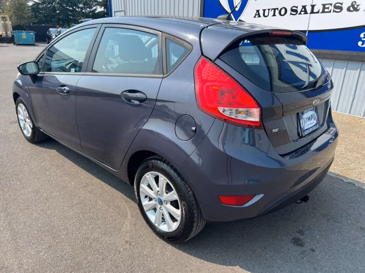2013 Ford Fiesta SE Image 17