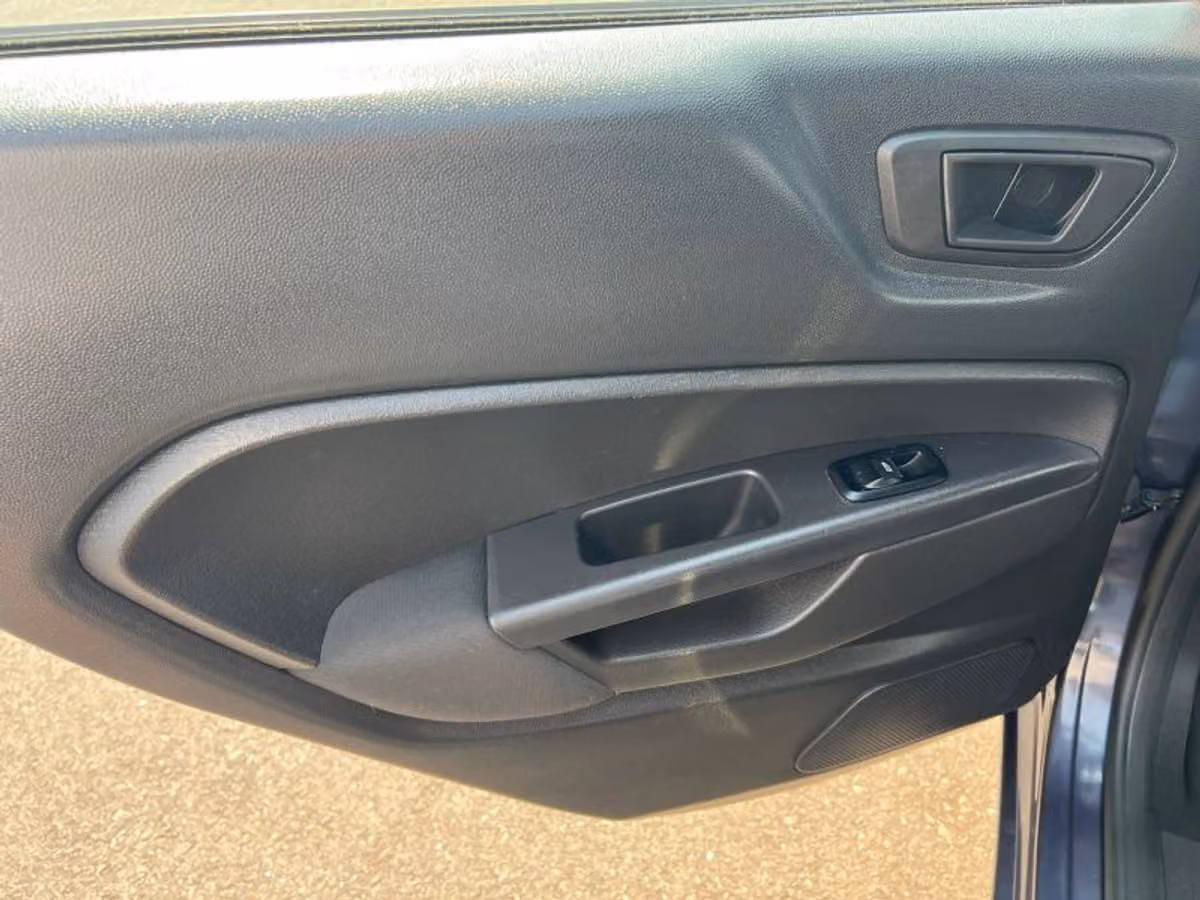 2013 Ford Fiesta SE Image 20