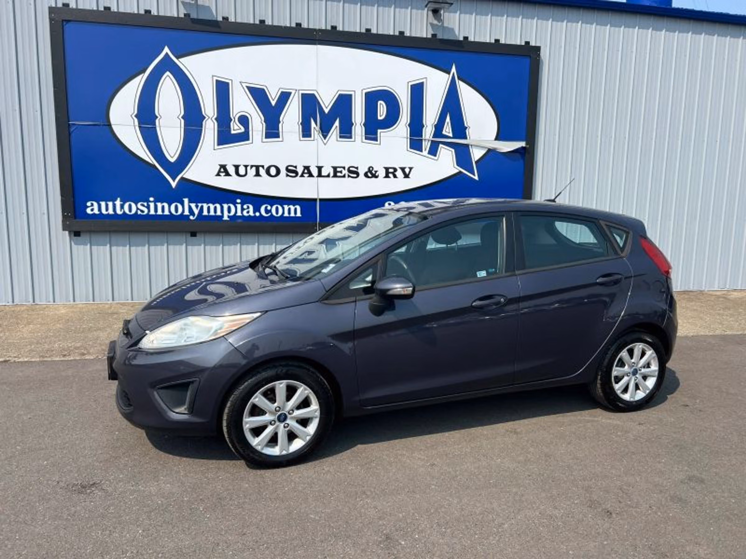 2013 Ford Fiesta SE Image 1