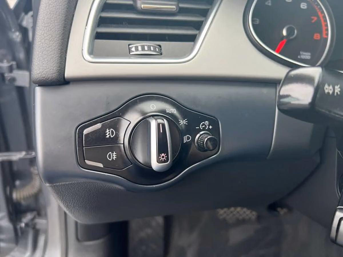 2015 Audi A4 2.0T quattro Premium Plus Image 28