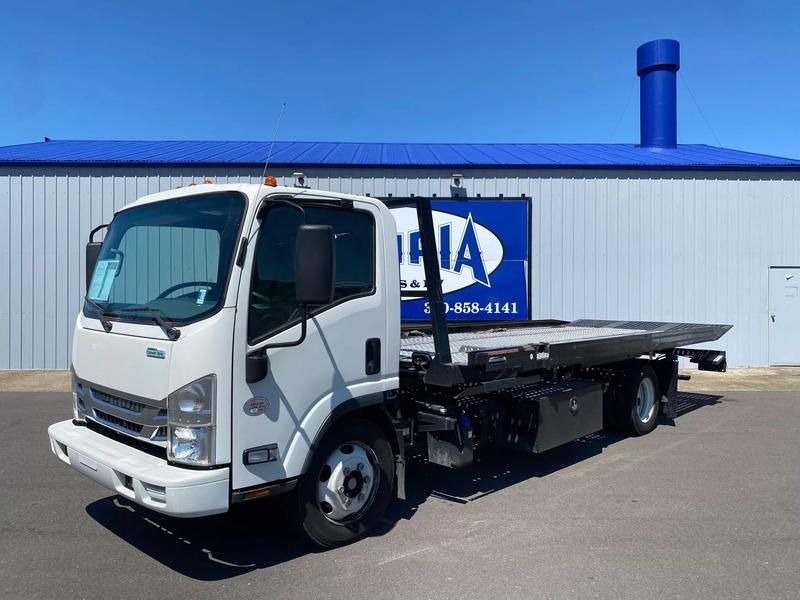 2022 Isuzu NRR's photo