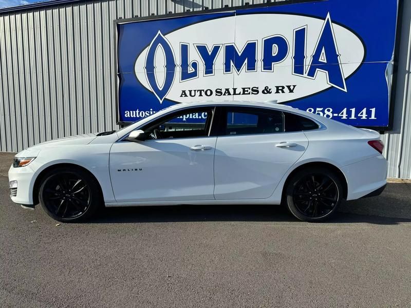 2022 Chevrolet Malibu LT Upper Image 2