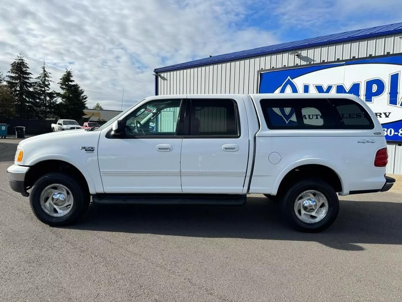 2003 Ford F-150 Lariat SuperCrew Upper Image 2