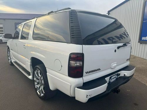 2006 GMC Yukon XL Denali Lower Image 1