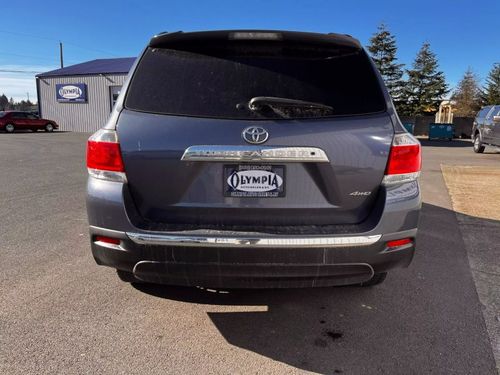 2012 Toyota Highlander Base Lower Image 2
