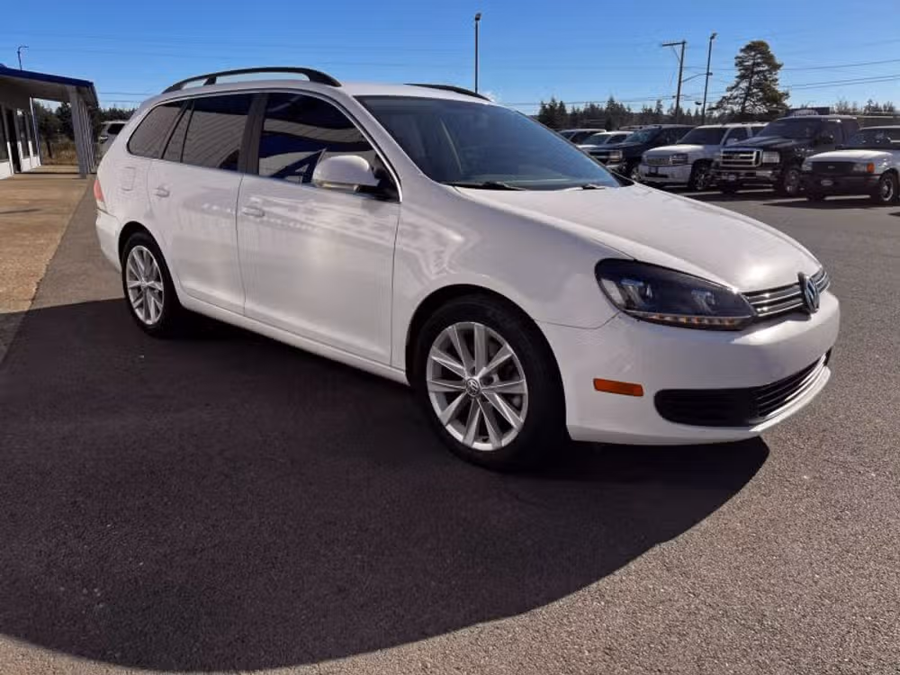 2013 Volkswagen Jetta 2.0L TDI Sport Wagon 4D Lower Image 1