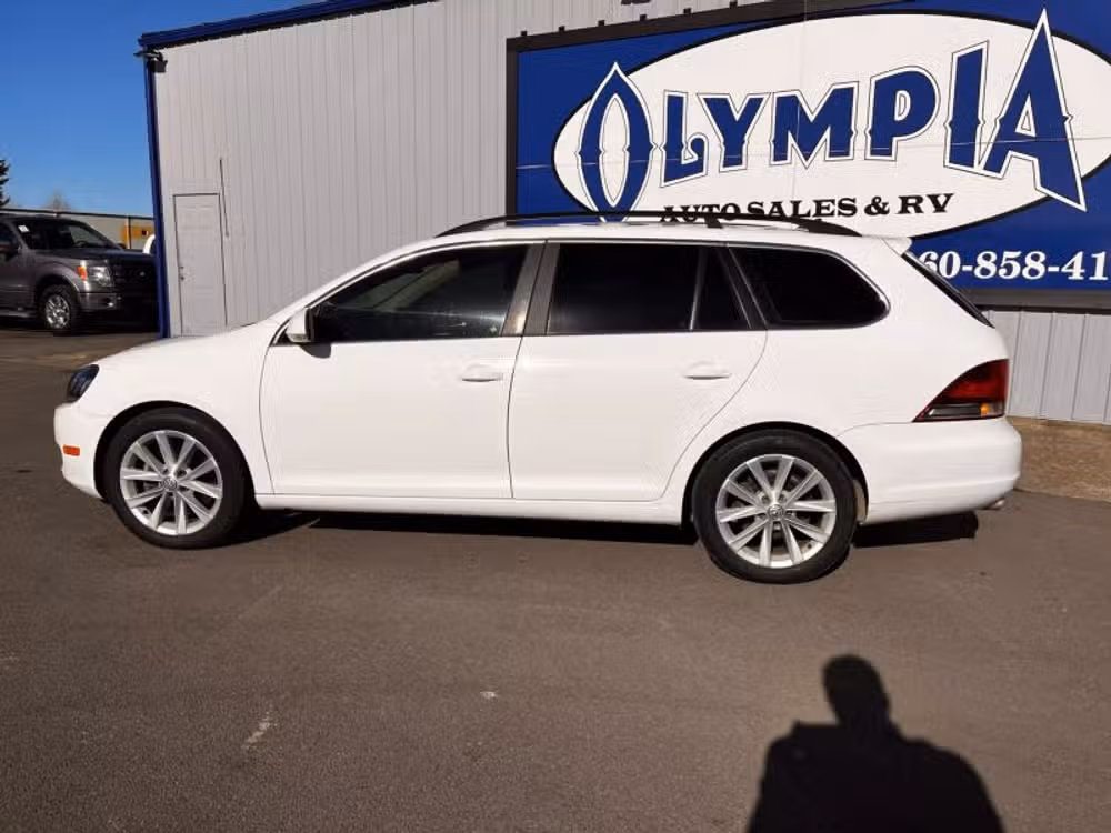 2013 Volkswagen Jetta 2.0L TDI Sport Wagon 4D Image 8