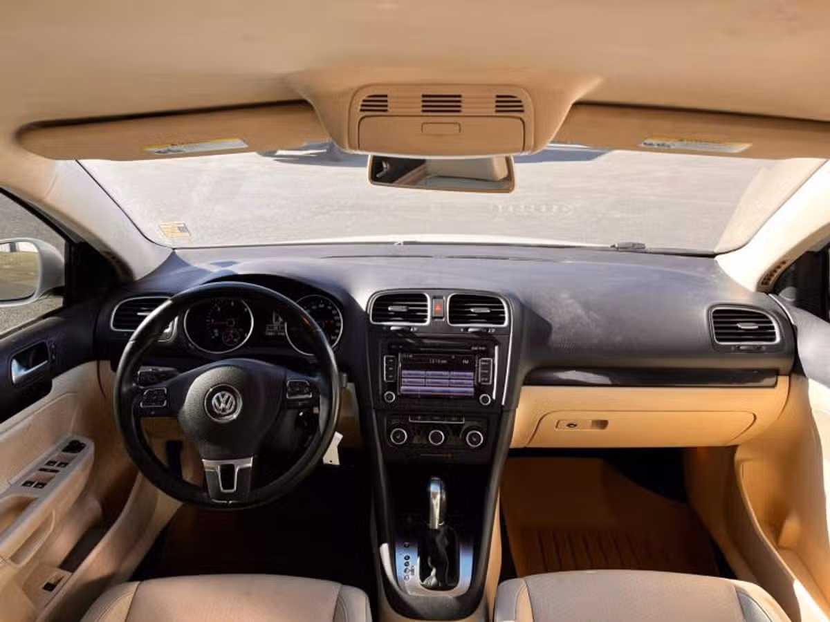 2013 Volkswagen Jetta 2.0L TDI Sport Wagon 4D Image 13