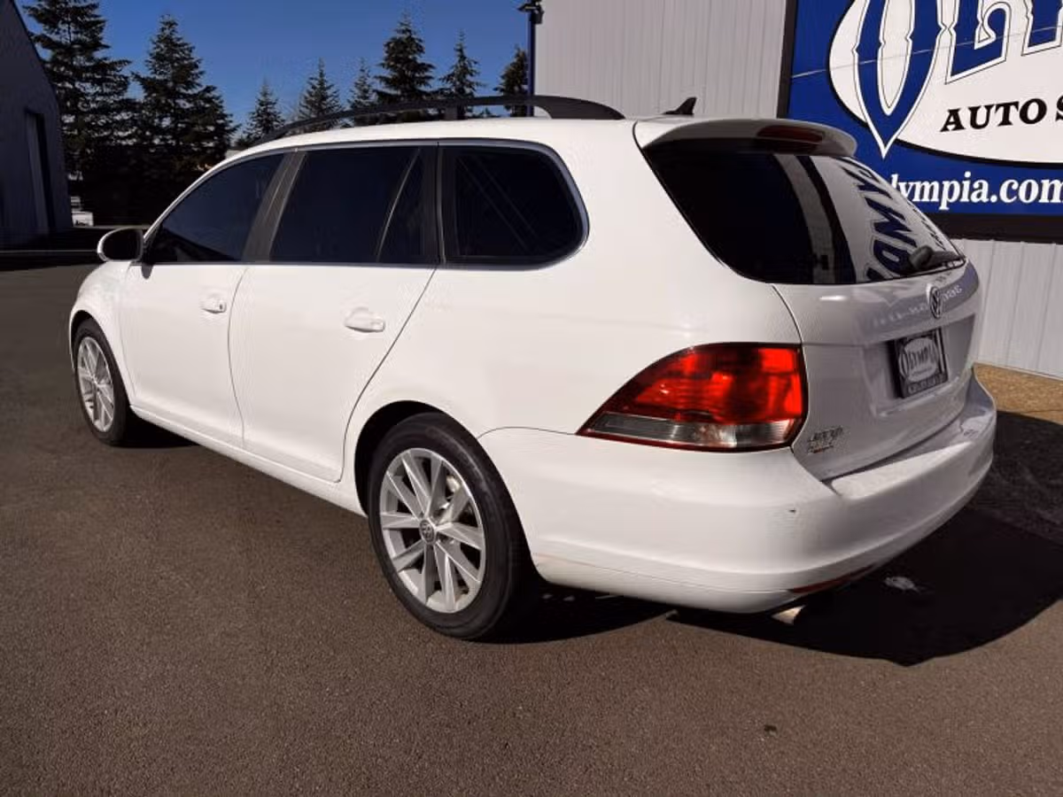 2013 Volkswagen Jetta 2.0L TDI Sport Wagon 4D Image 7