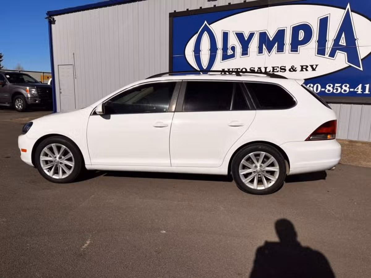 2013 Volkswagen Jetta 2.0L TDI Sport Wagon 4D Image 8
