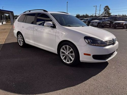 2013 Volkswagen Jetta 2.0L TDI Sport Wagon 4D Lower Image 1