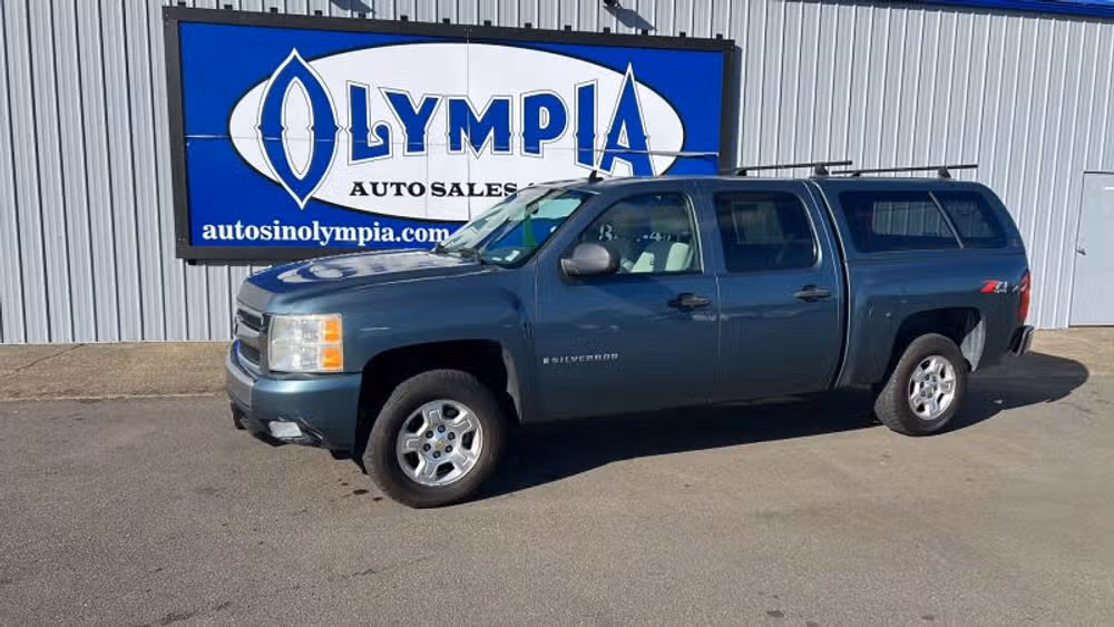 2007 Chevrolet Silverado 1500 LT Pickup 4D 5 3/4 ft Image 1