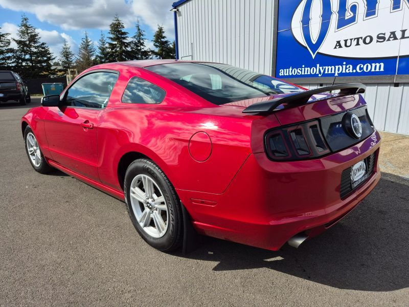 2013 Ford Mustang V6 Upper Image 2