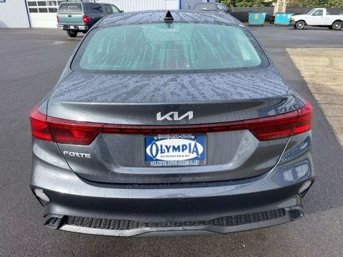 2023 Kia Forte LXS Lower Image 1