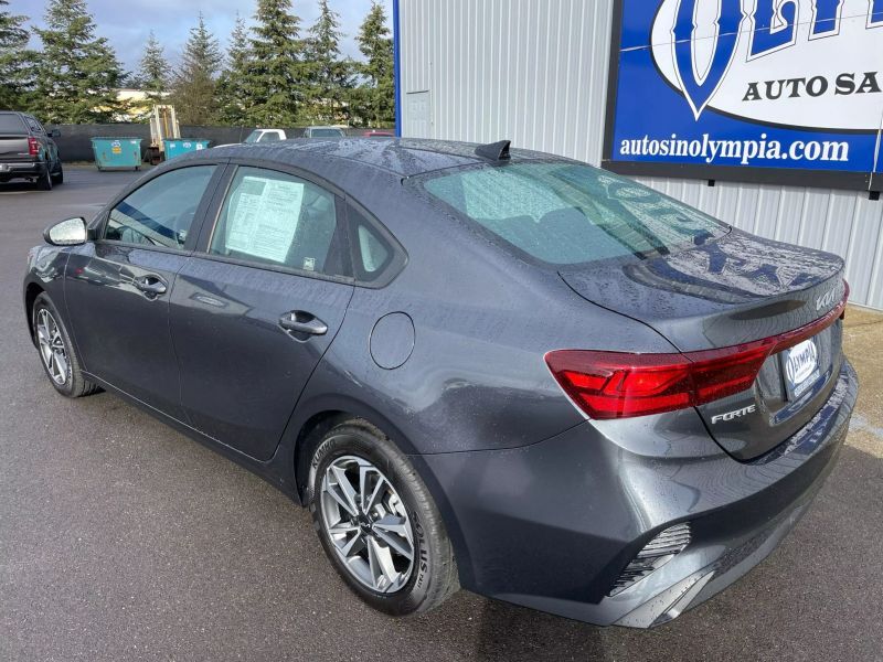 2023 Kia Forte LXS Upper Image 2