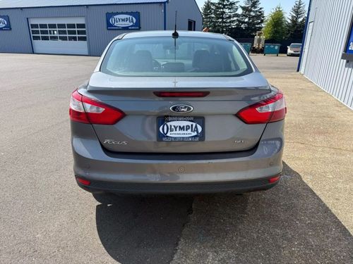 2012 Ford Focus SEL Lower Image 2