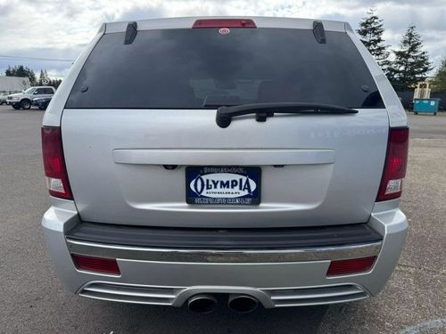 2007 Jeep Grand Cherokee SRT8 Lower Image 2