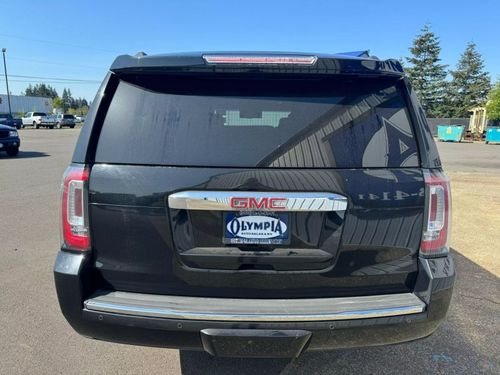 2016 GMC Yukon XL Denali Lower Image 3