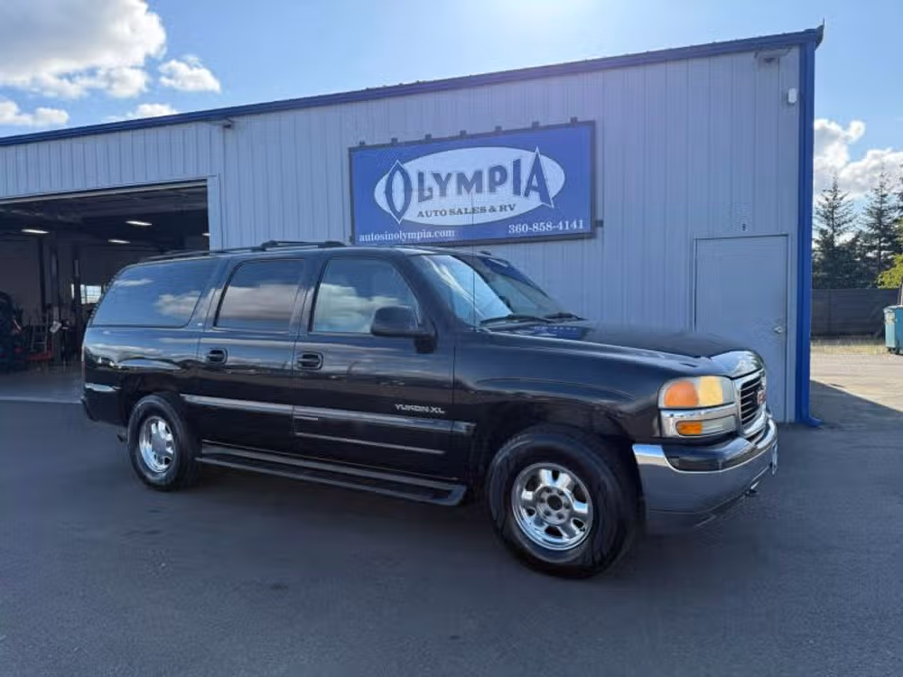 2002 GMC Yukon 2WD 1/2 Ton SLE's photo