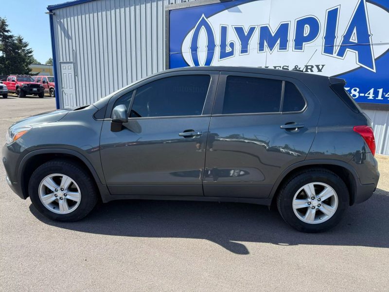 2020 Chevrolet Trax LS Crossover Upper Image 2