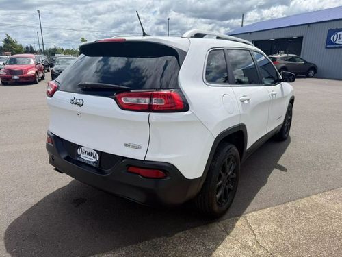 2018 Jeep Cherokee Latitude Lower Image 3
