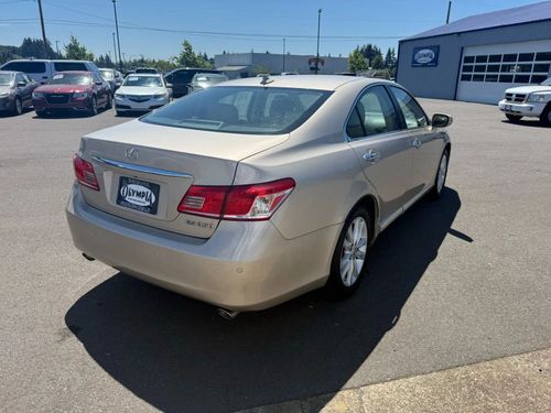 2011 Lexus ES 350 Base Lower Image 3