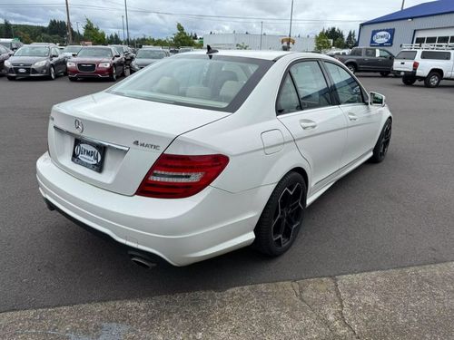 2012 Mercedes-Benz C-Class C 300 4MATIC Luxury Sedan 4D Lower Image 3