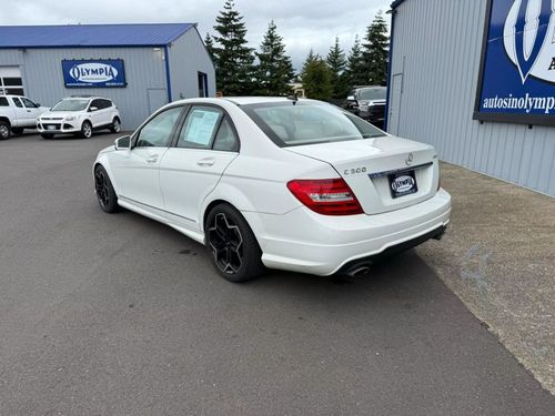 2012 Mercedes-Benz C-Class C 300 4MATIC Luxury Sedan 4D Lower Image 1