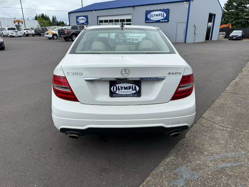 2012 Mercedes-Benz C-Class C 300 4MATIC Luxury Sedan 4D Lower Image 2
