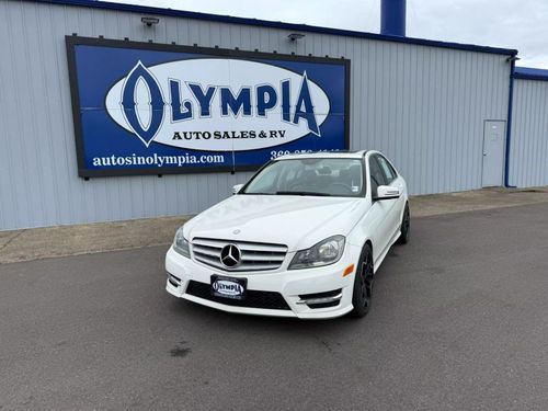 2289 - 2012 Mercedes-Benz C-Class C 300 4MATIC Luxury Sedan 4D