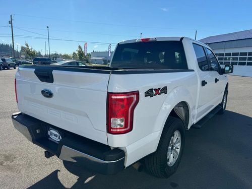 2015 Ford F-150 XLT SuperCrew Lower Image 3